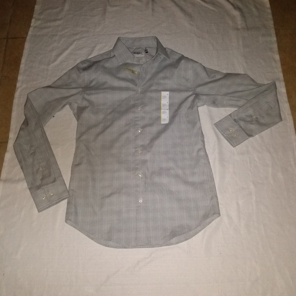 Men’s size Small 14 - 14-1/2 long sleeve Goodfellow and Co dress shirt